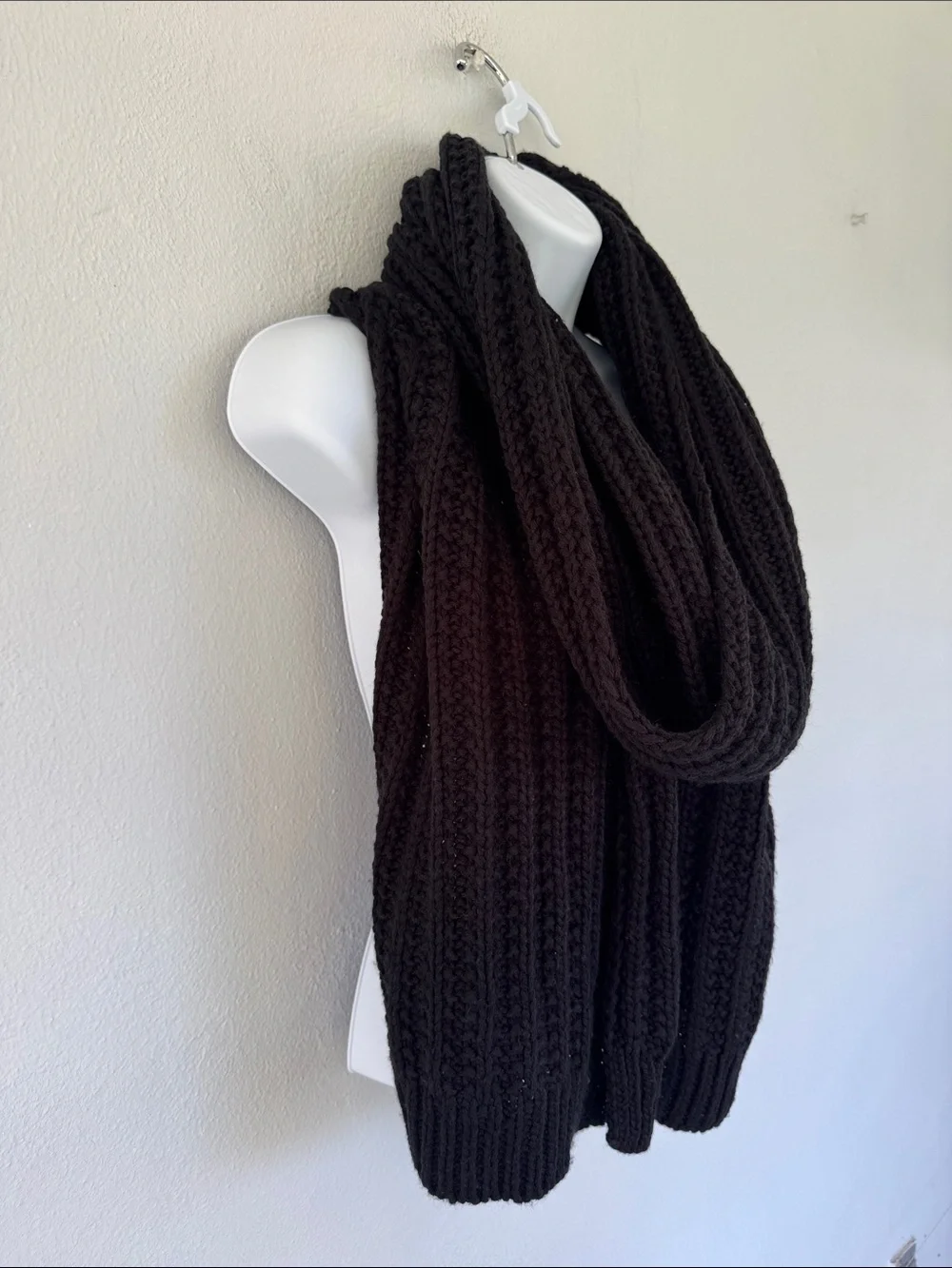 Black oversized ribbed crochet cable knit winter scarf one size